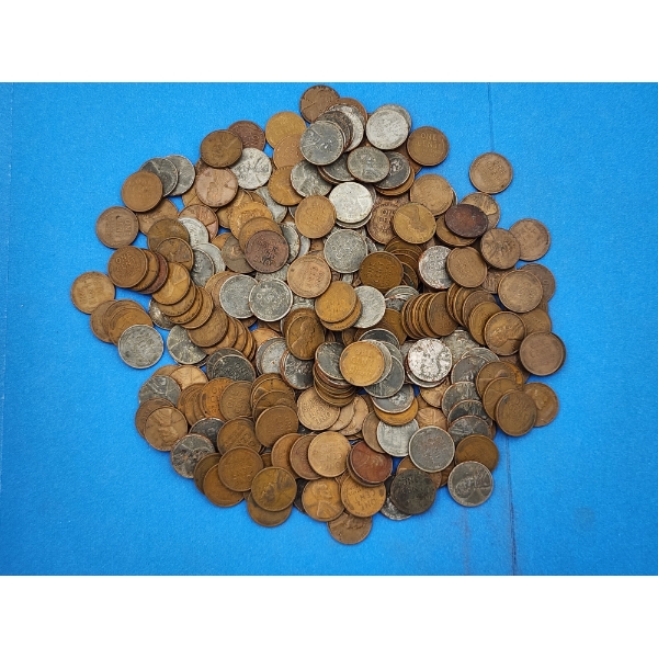 Lot of Approx. 300 Assorted Lincoln Wheat Pennies Including Steel Pennies
