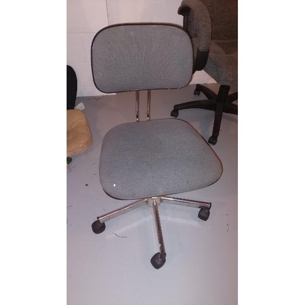Small Swivel Desk Chair As Shown