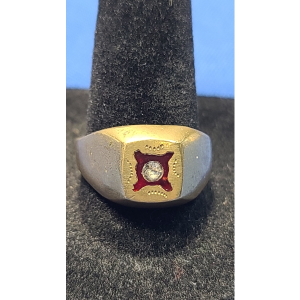 Men's 14K Gold Ring With Red/White Stones - Size: 10 - Weight: 6.6g