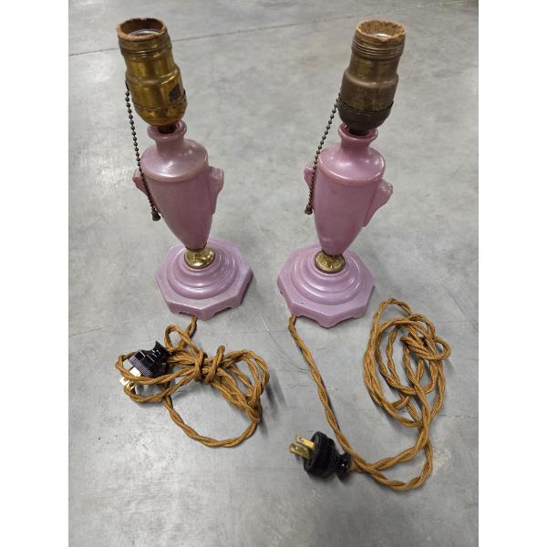 Rare! Pair Of Vintage Frosted Lavender Glass 11'' Pull Chain Bedside Table Electric Lamps 