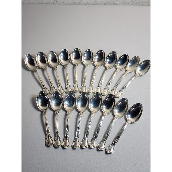 x19 Gorham Chantilly Sterling Silver Spoons Total Weight: 555.2g