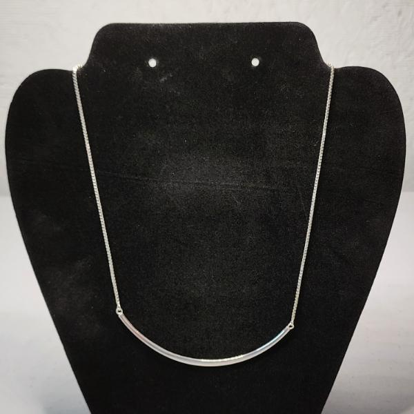 Sterling Silver Curved Bar Pendant Necklace - 18in - TW: 5.8g