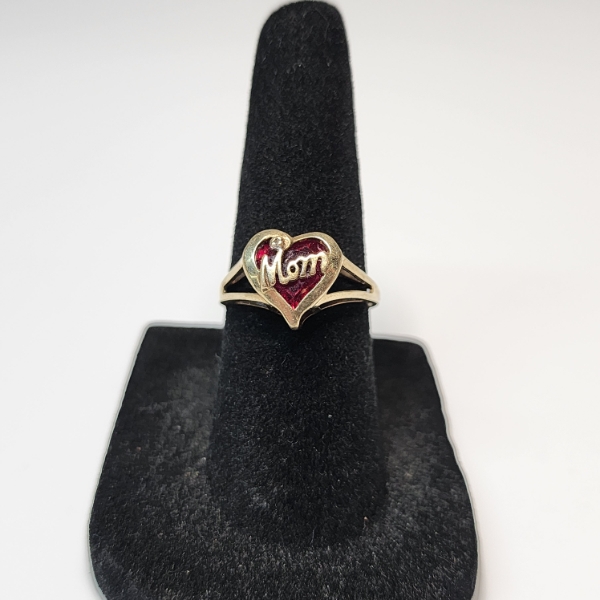 10K Yellow Gold Heart-Shaped "Mom" Ring with Ruby Red Gemstone - Size 5.5 - Total Weight: 2.0g