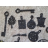 Image 3 : PICKUP IN CANTON - Vintage Cast Iron Trivet And Decor Collection 