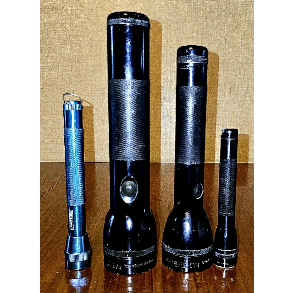 3 MAG-LITE Flashlights and 1 Blue Craftsman Flashlight - All Tested and Working