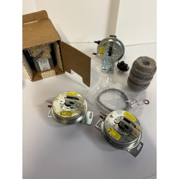 4 Furnace Controls NIB w/ Filter In Packaging 