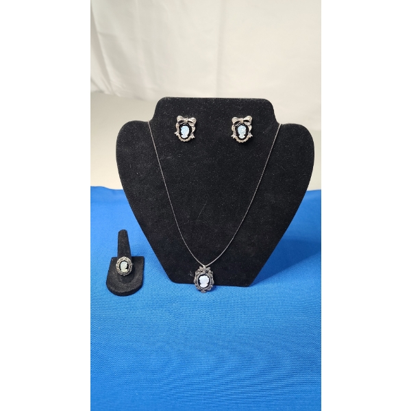 Beautiful Sterling Silver Cameo Jewelry Set Including Earrings, Necklace & Ring - TW: 20.2g