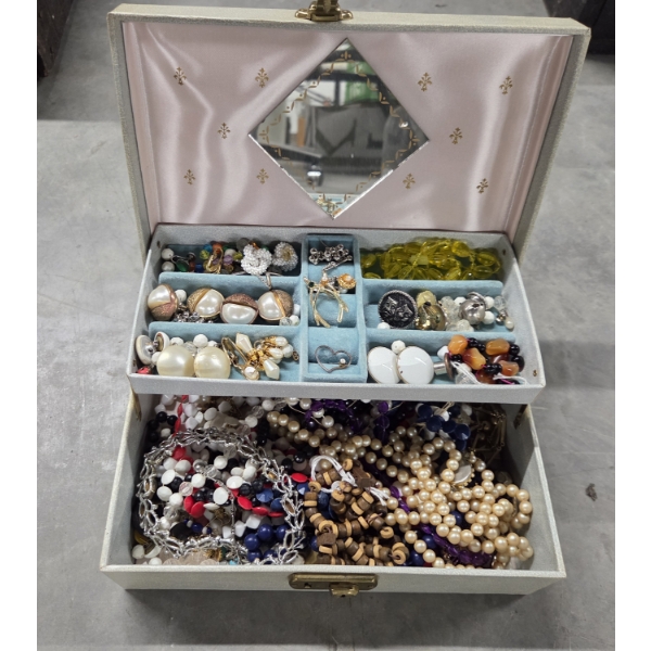 Vintage 10''x7'' Gray Jewelry Box With Contents