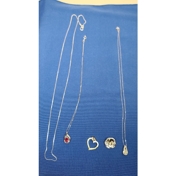 Sterling Silver Necklaces & Necklace Pendants - Weight: 16.4g