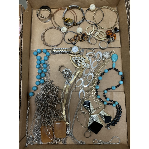 Lot of Costume Jewelry (4)