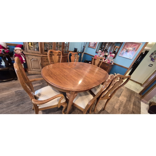 Hardwood (Maple?) Dining Room Table With Two 20" Leaves & 6 Chairs Table: 65 x 45  Protective Cover