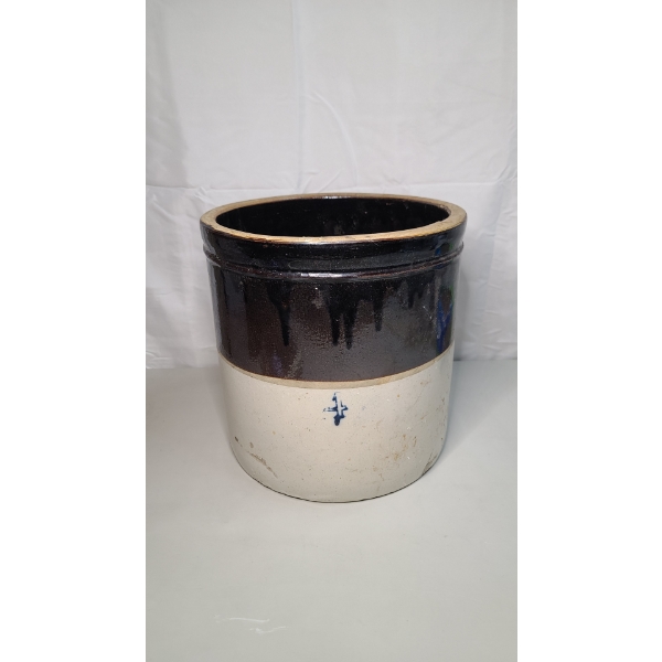 11" Vintage Unmarked 4 Gallon Two-Tone Stoneware Crock