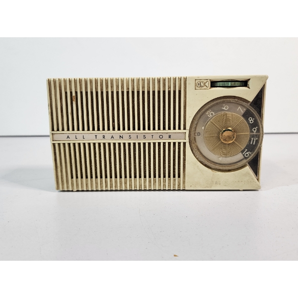 Vintage 1950's General Electric Portable Transistor Radio White & Turquoise 