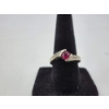 Image 1 : 10K Gold Ring with Ruby-Colored Gemstone - Size 6.5 - Total Weight: 2.7g