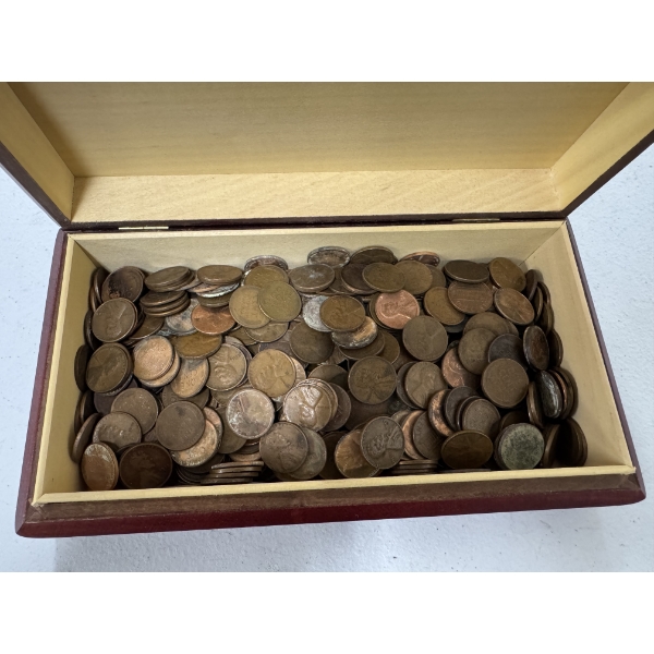 400 Unsearched Wheat Pennies In A Beautiful Wood Box