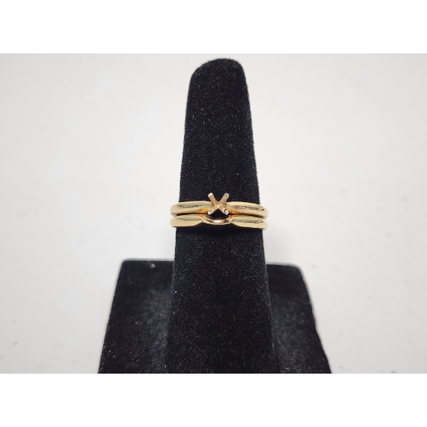 Beautiful 14K Yellow Gold Two-Band Ring - Size 4 - Total Weight: 3.6g