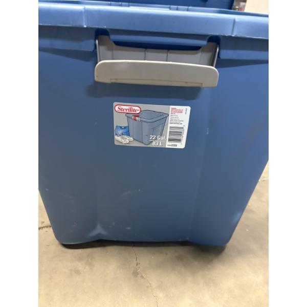 22 Gallon Storage Tub Light Blue