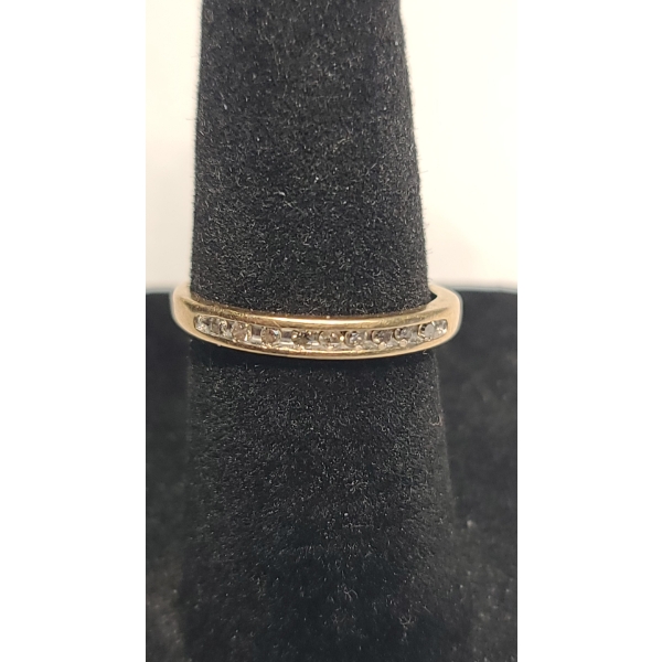 Women's 10K Yellow Gold Channel Set Band Ring With Diamonds - Size 5 - Weight: 1.1g 