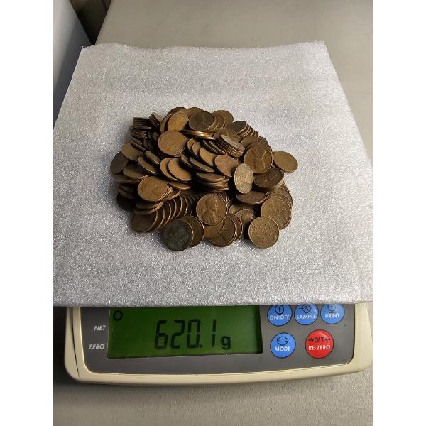 Lot of Assorted Wheat Pennies (620g) - AFV: $1.99 (estimated by weight)