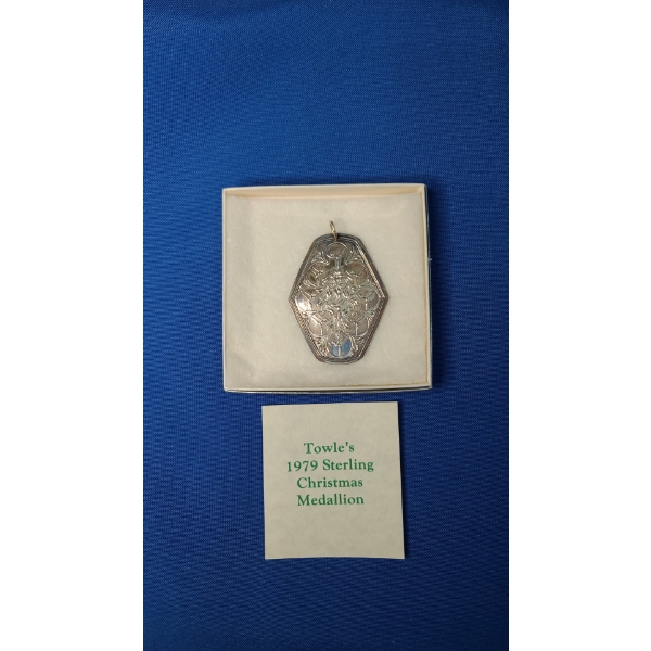 Towle 1979 Sterling Silver Christmas Medallion - Weight: 14.8g