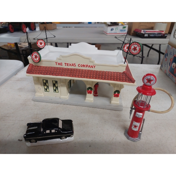 Texaco Porcelain Light Up Gas Station With Accessories