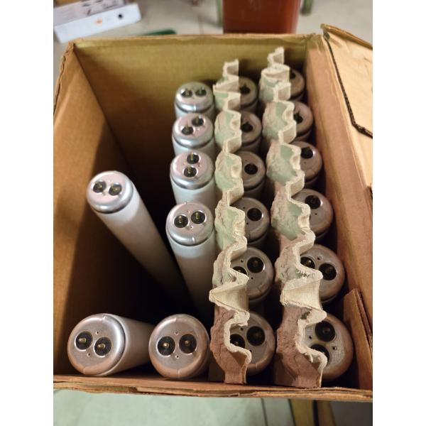 Louisville Home Pickup - Box Of New 4 Ft Two Pin Fluorescent Bulbs - See Pic For Count