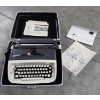 Image 1 : Vintage Portable Royal Typewriter