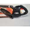 Image 4 : Black & Decker 16" Hedge Trimmer Model TR1600