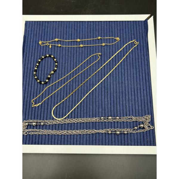 4 Necklaces - 1 Bracelet - Solid Chain Nekclaces - Chunky Necklaec - Beeded bracelet 