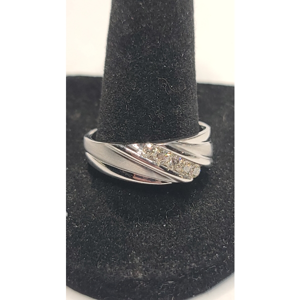 Men's 10K White Gold Channel Set Diamond Band Ring - Size 9.5 - Weight: 6.8g