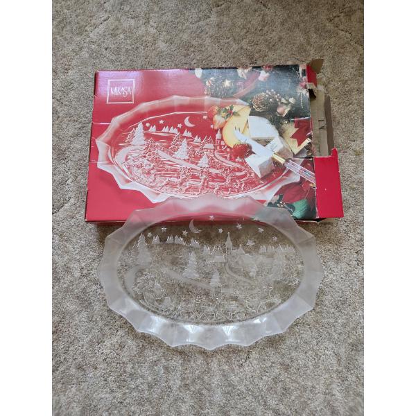 PICKUP IN CANTON - Vintage 16.5'' x 11.5'' Glass Platter