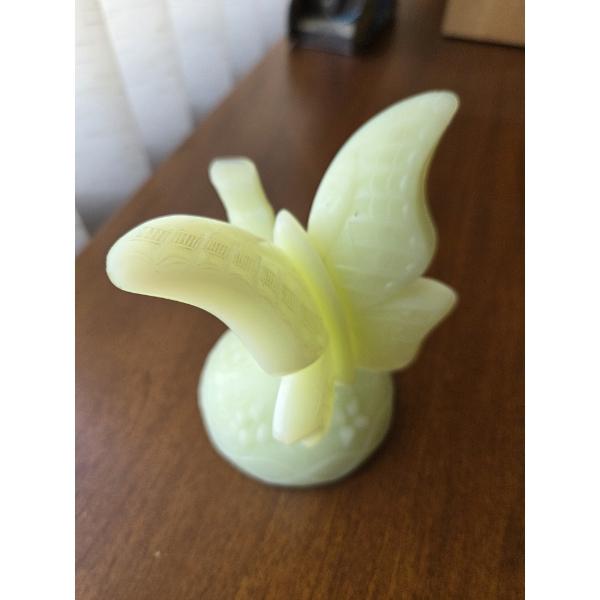 PICKUP IN CANTON - Fantastic Vintage Custard Uranium Glass 5'' Butterfly  