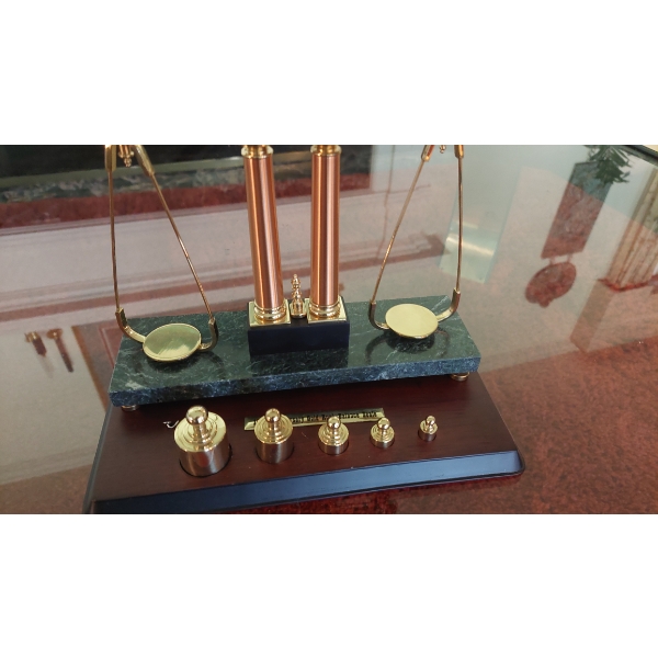 Vintage Brass Working Mini Scale In Perfect Condition As Shown