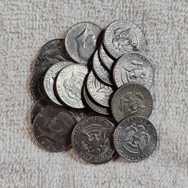 Assortment of 1971+ Kennedy Half Dollar Coins FV: $10.00