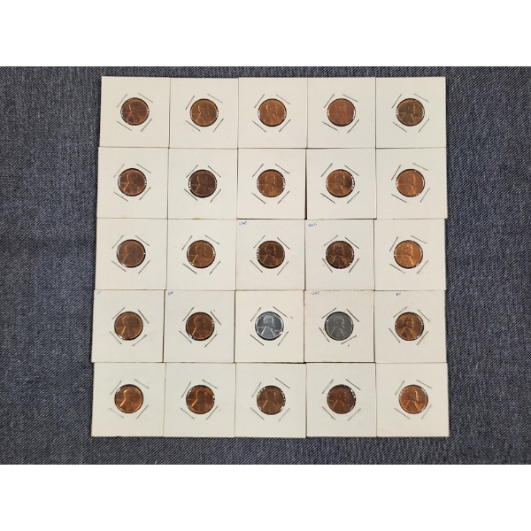 Nice Assortment of 25 United States Pennies Featuring 20 Wheat & 5 Copper Lincoln Memorial Pennies