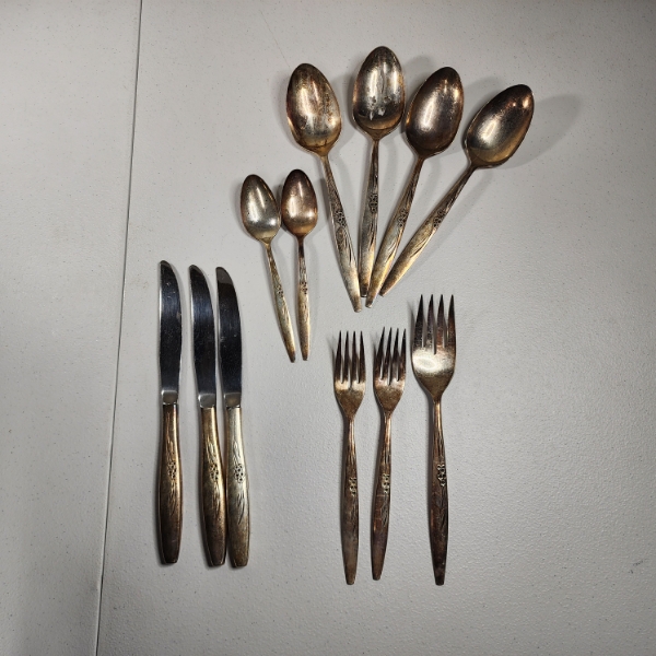 Silverplate Utensil Set: Serving Spoons, Forks, Knives - Total Weight: 1.2lbs