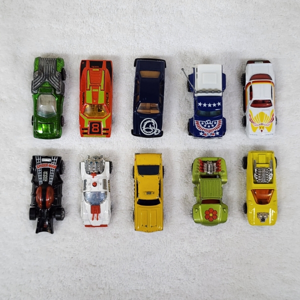 10 Assorted Vintage Diecast Toy Vehicles & Cars Including Hot Wheels & More!