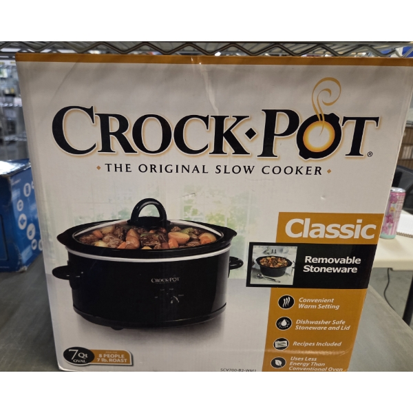 Brand New In Box! 7 Quart Oval Crock Pot 