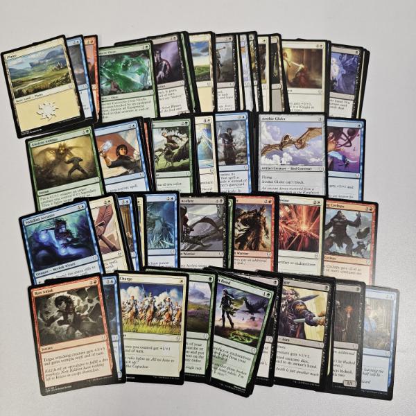 Over 100 Assorted MTG Magic The Gathering Trading Cards ~ Mostly From the Dominaria Set