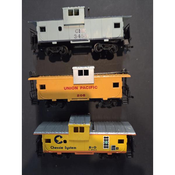 Three HO Scale Cabooses In Excellent Condition