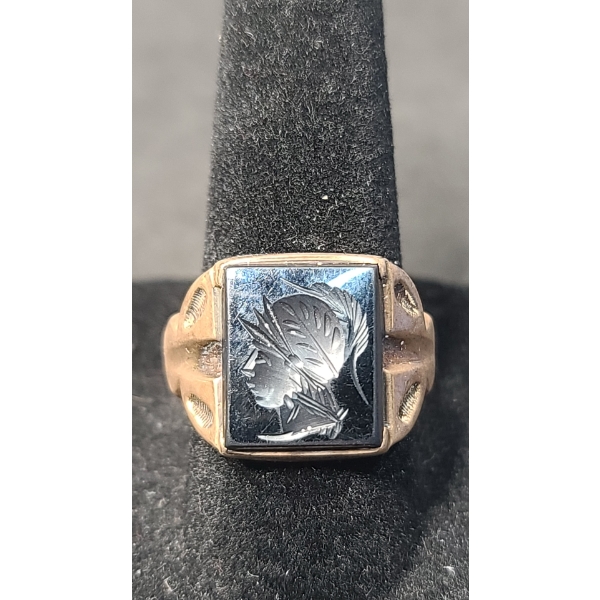 Vintage 10K Gold Ring Featuring A Carved Hematite Intaglio Of A Roman Soldier - Weight: 5.1g