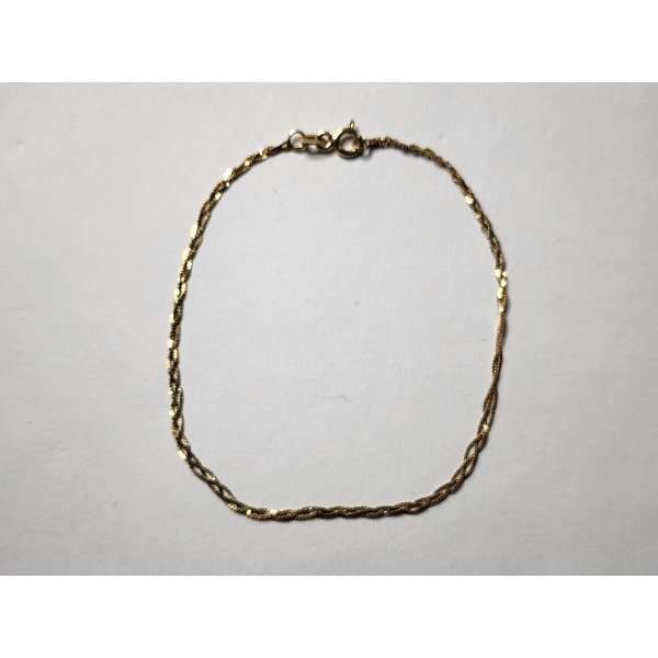 Stunning 14K Gold Bracelet Weighing 0.7 Grams 
