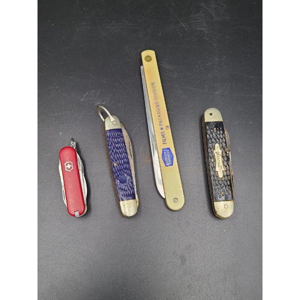 4 Pocket Knives - Union Carbide - Scout