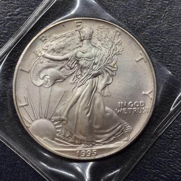 Silver - 1995 United States Silver 1 Oz .999 Eagle - Uncirculated