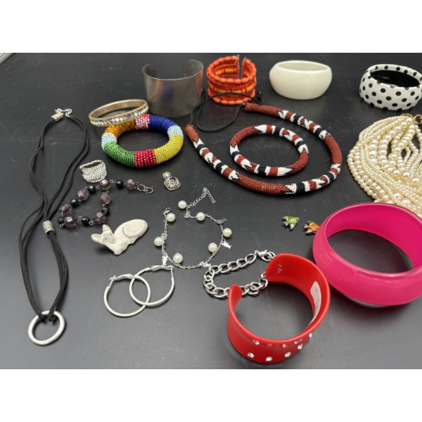 Large Lot of Costume Jewelry - Bangles Galore! - Cool Pattern Necklace & Bracelet Matching Set 