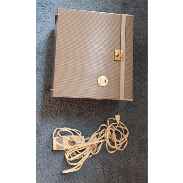 PICKUP IN CANTON - Sawyers 500 ER Projector In Like New Condition 