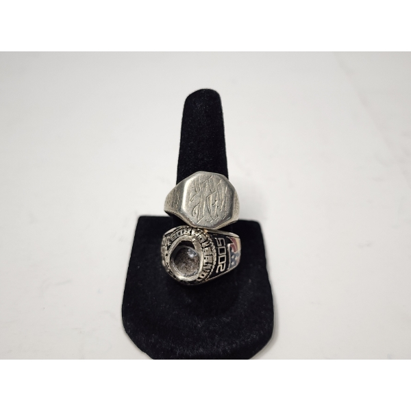2 - 10K Gold Rings - Sizes 8.5 and 9 Total Weight: 16.5g