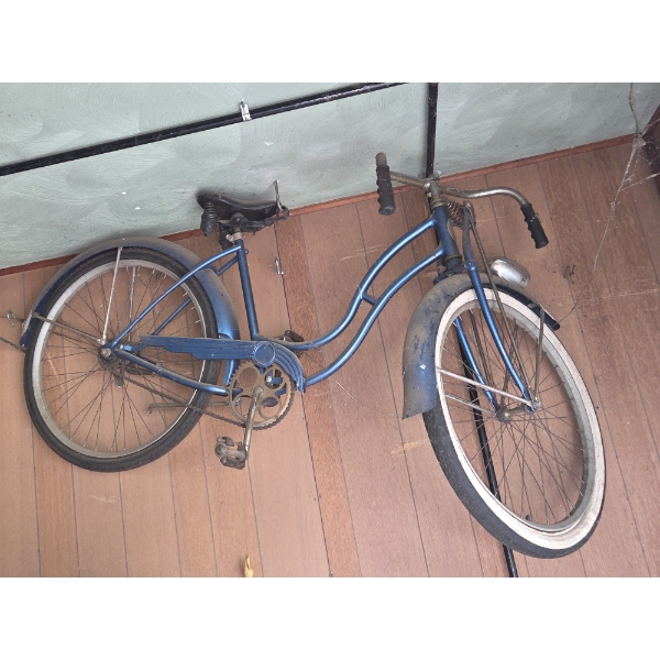 *Pick Up At Louisville Home - No Shipping Available*  Collectors Vintage Blue Schwinn Beach Cruiser 