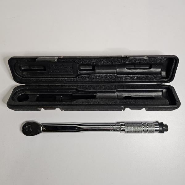 Micrometer Click-Type Torque Wrench paired with its Protective Hardshell Storage Case