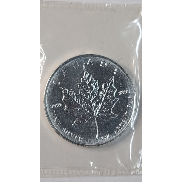 2003 Royal Canadian Mint 1 Troy Ounce .9999 Fine Silver $5 Canadian Maple Leaf - Mint Condition